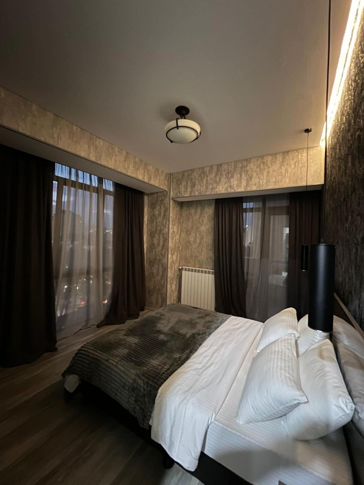 Apartment App 2 *