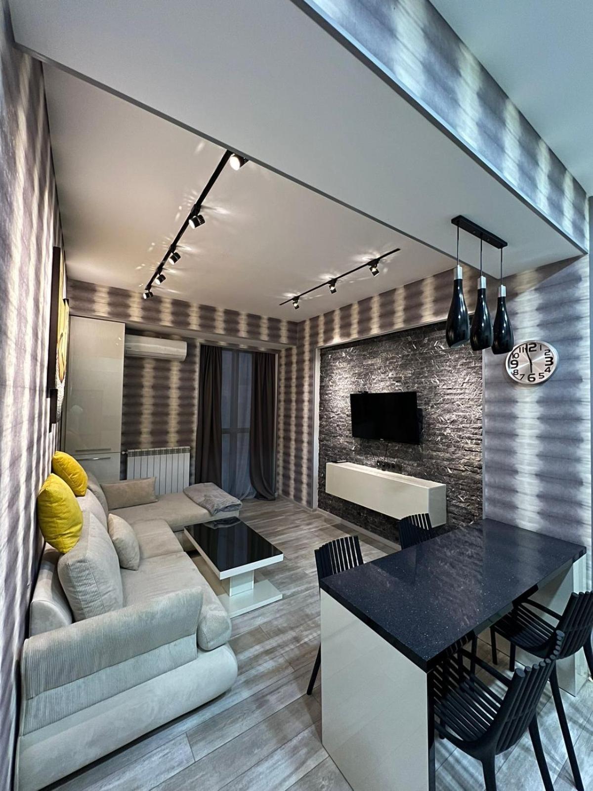 App 2 Apartment